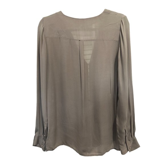 Joie women’s size M brown taupe 100% silk hook eye closure long sleeve top FLAW - Picture 3 of 8